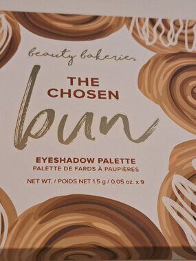 BEAUTY BAKERIE THE CHOSEN BUN EYESHADOW PALETTE
